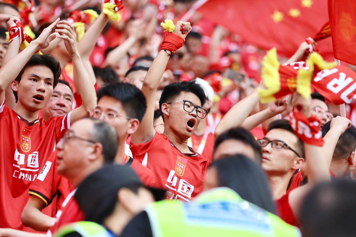 爱游戏-球队老球迷集体支持，愿意提供更多支持的简单介绍  第1张